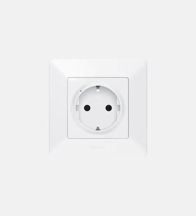 Купить Розетка Valena Life NETATMO (белая) для системы умного дома в интернет-магазине умной техники ALLSMART в Минске